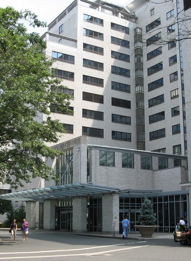 hartford hospital main entrance